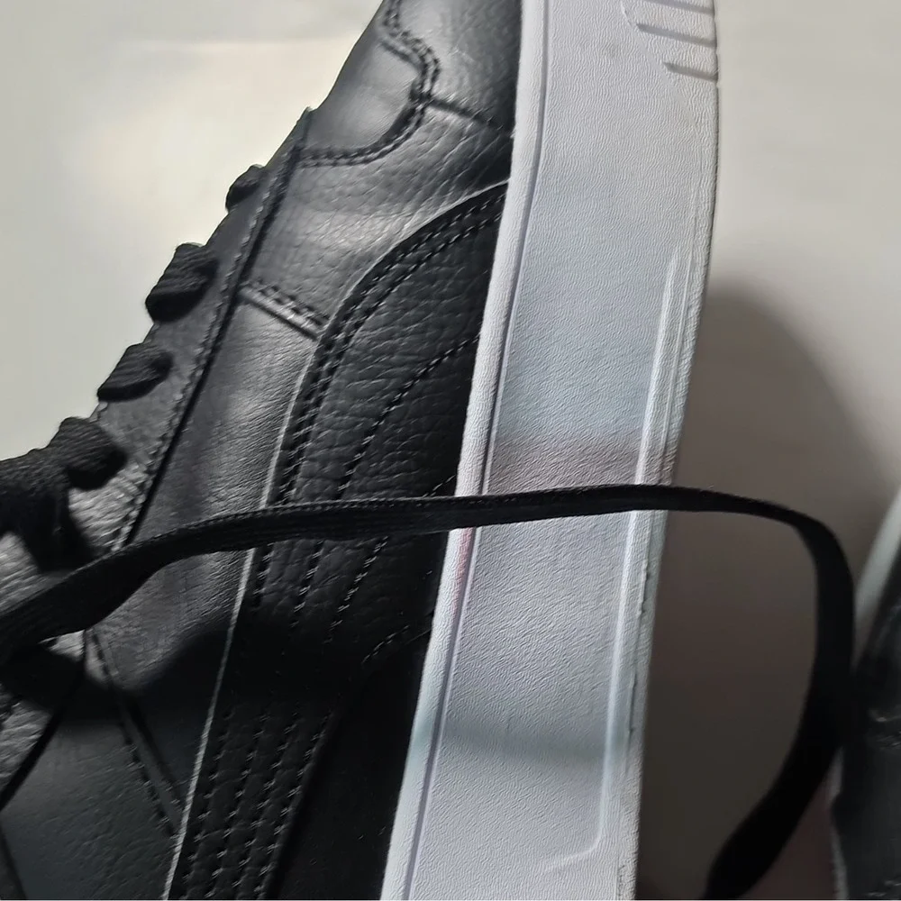 PUMA Men's Low Top Lace-Up Athletic Sneaker Black/White 389390-02